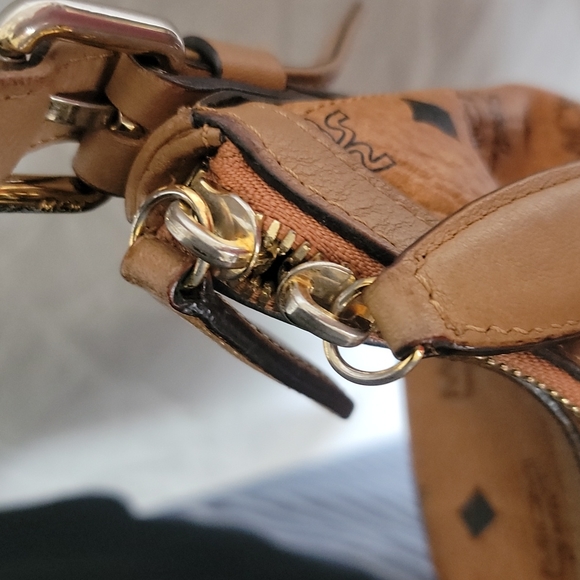 MCM Authentic - Picture 7 of 13